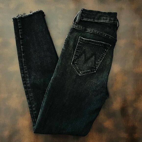 MOTHER High Waisted Looker Ankle Fray Jeans Night Hawk Distressed EUC SZ 25 - Picture 2 of 13